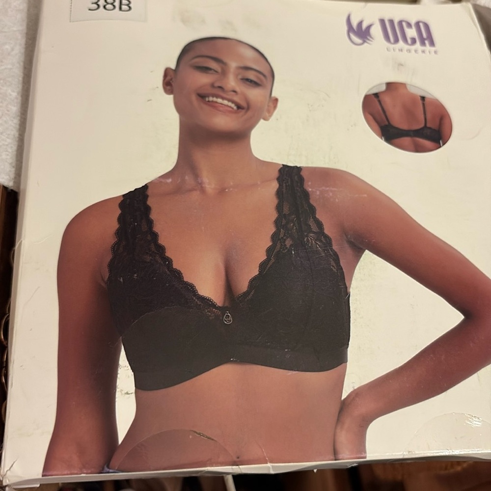 Elegant Black Lace Bra. NEW S TAGS